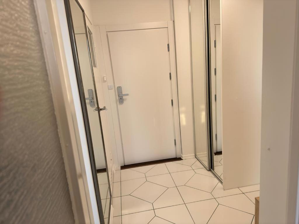 Apartament Bazylianska - 100M Do Metra "Brodno", 20 Minut Do Centrum Warszawy Варшава Экстерьер фото